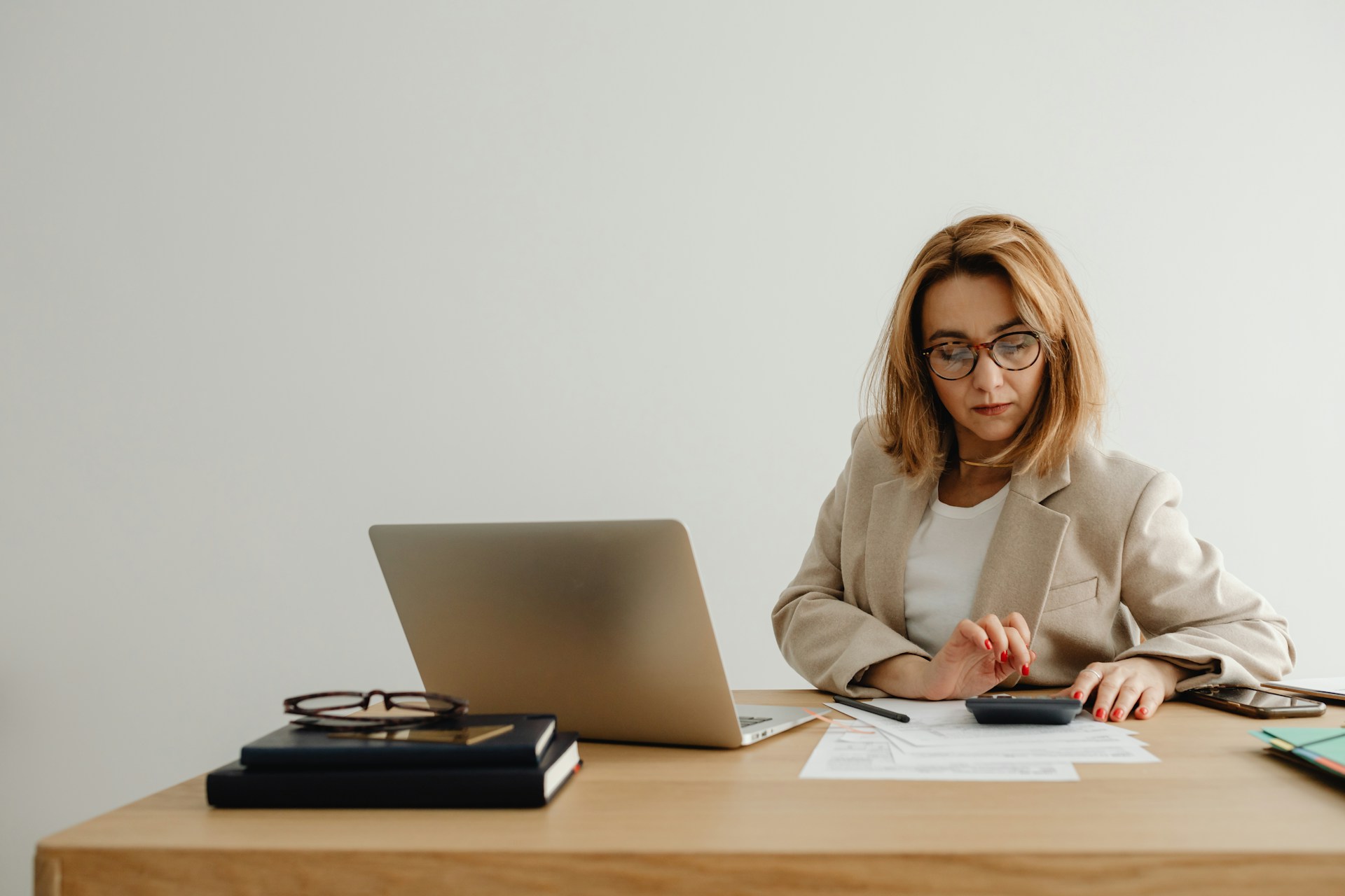 hiring an online tax return accountant